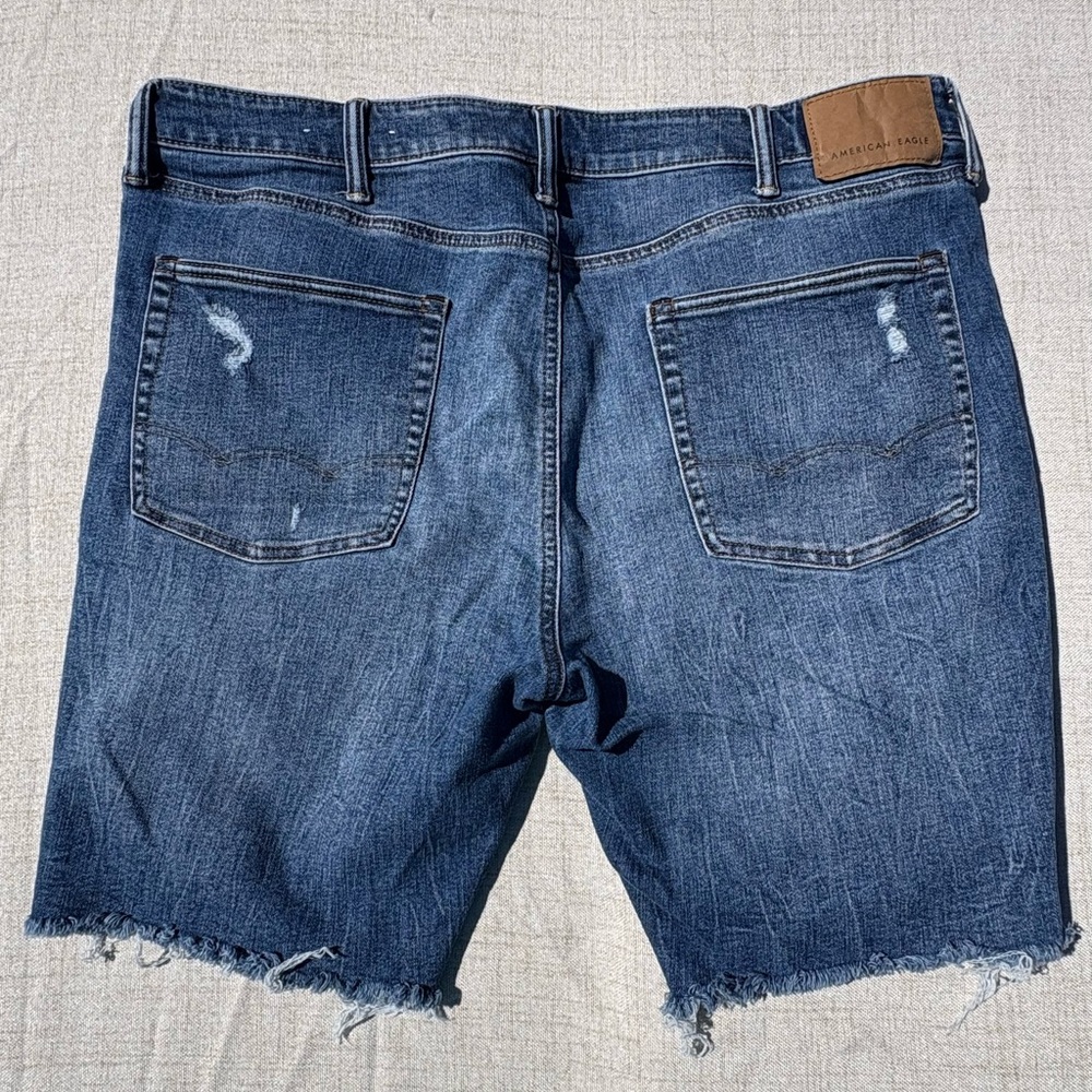 Men’s American Eagle Outfitters Dark Wash Distressed Flex Denim Shorts | Size 40 - Picture 2 of 6
